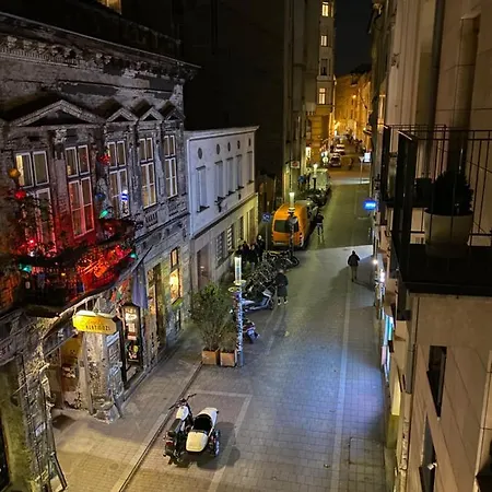 Artemisia Luxury Balcony Budapest