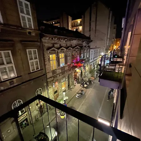 Artemisia Luxury Balcony Apartment Budapest